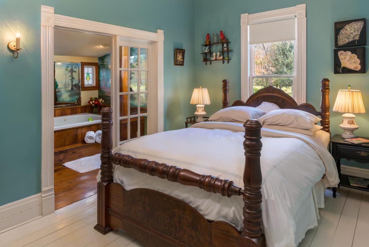 Maison D'Memoire Bed & Breakfast Cottages Rayne Экстерьер фото